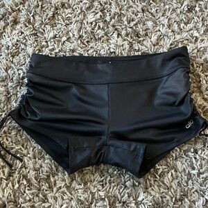 ALO Yoga Black Sweat It Trunk Yoga Shorts